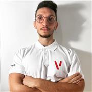 Personal Trainer specializzato in allenamento con pesi e fitness posturale